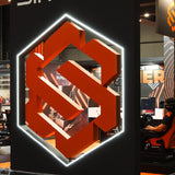 Estand de Simufy con simuladores de competición montados